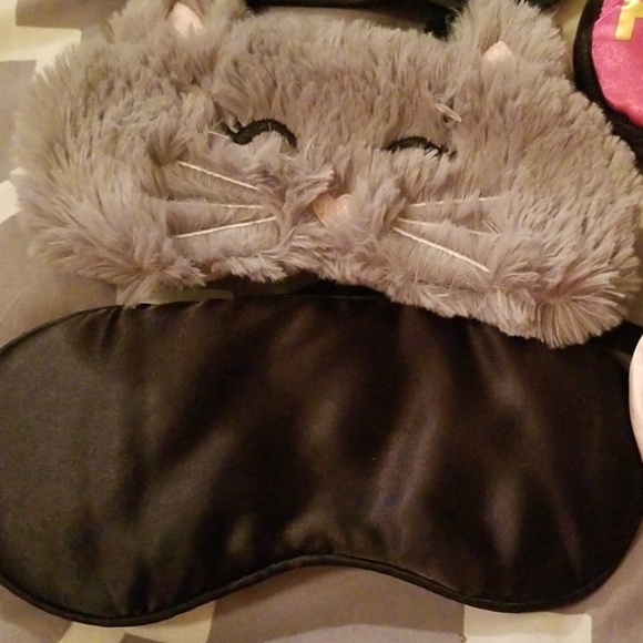 5 Sleeping Masks - Picture 3 of 5